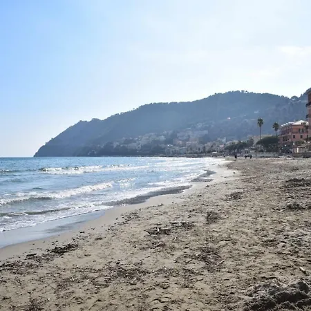 Piazza Xxv Aprile * Laigueglia
